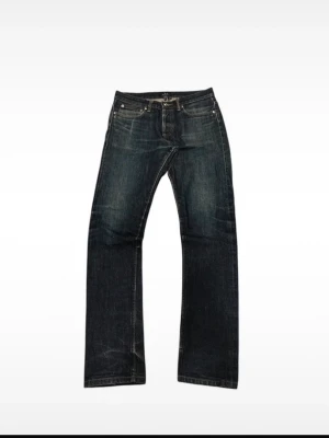 Apc selvege jeans - Säljer mina selvege denim jeans från apc i bra skick. Bara höra av sig om man vill han några fler bilder eller undrar något.