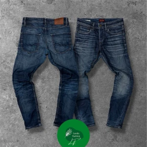 Jack & Jones jeans Slim/Glenn - Säljer dessa riktigt snygga jeansen från Jack & Jones | W29 L30 | modell: Slim/Glenn | skick: 8/10, inte perfekt skick men inga defekter | Skriv vid frågor, pris kan diskuteras vid snabb affär 🤝