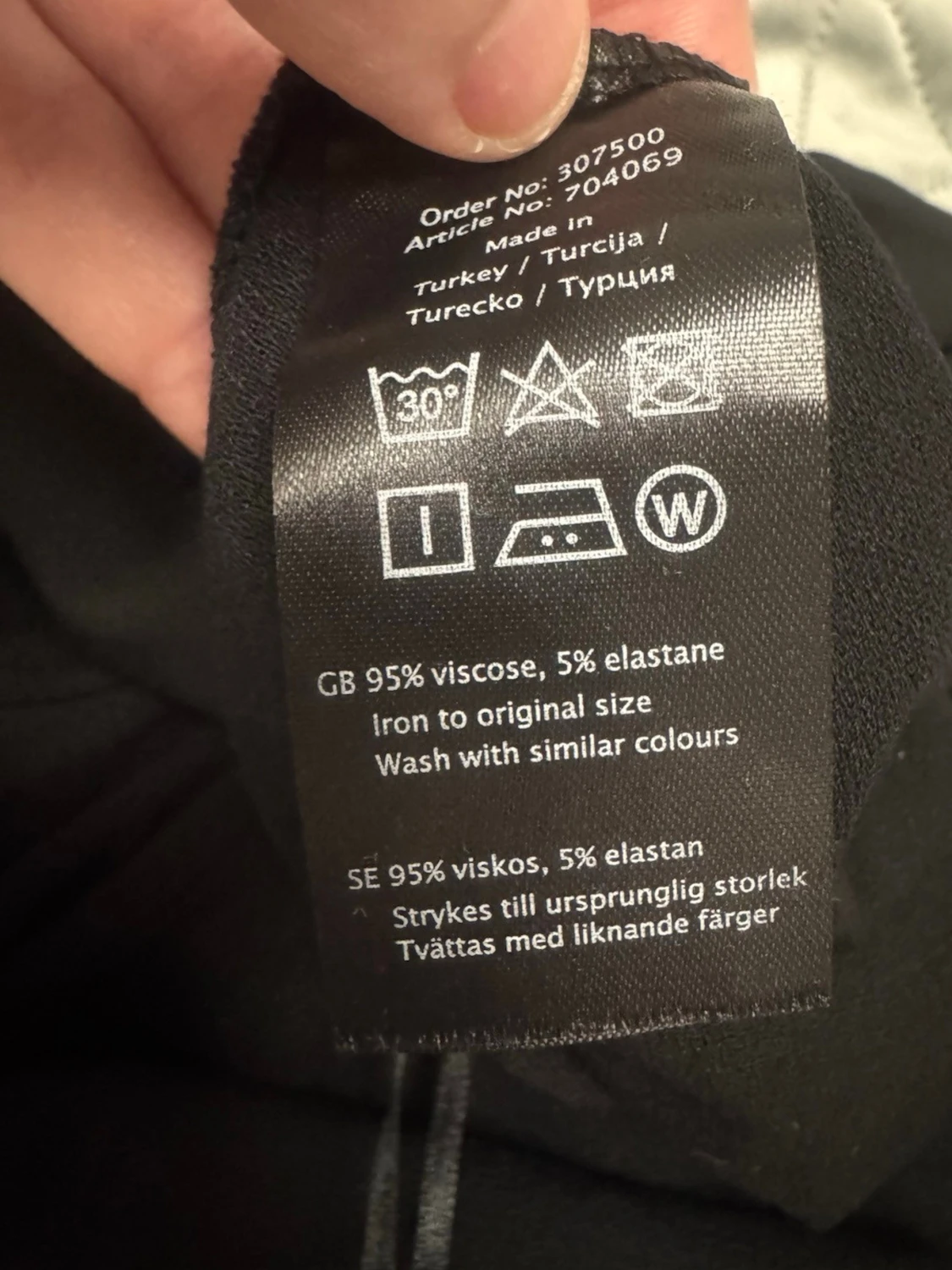 Svart oneshoulder klänning Bubbleroom - 2