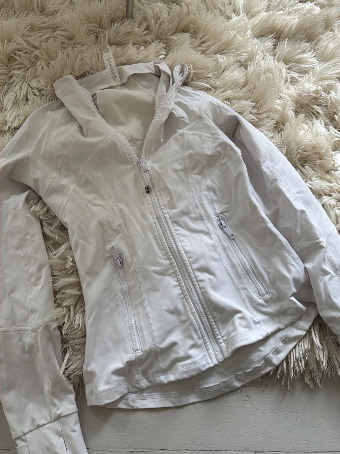 define jacket ”lululemon”