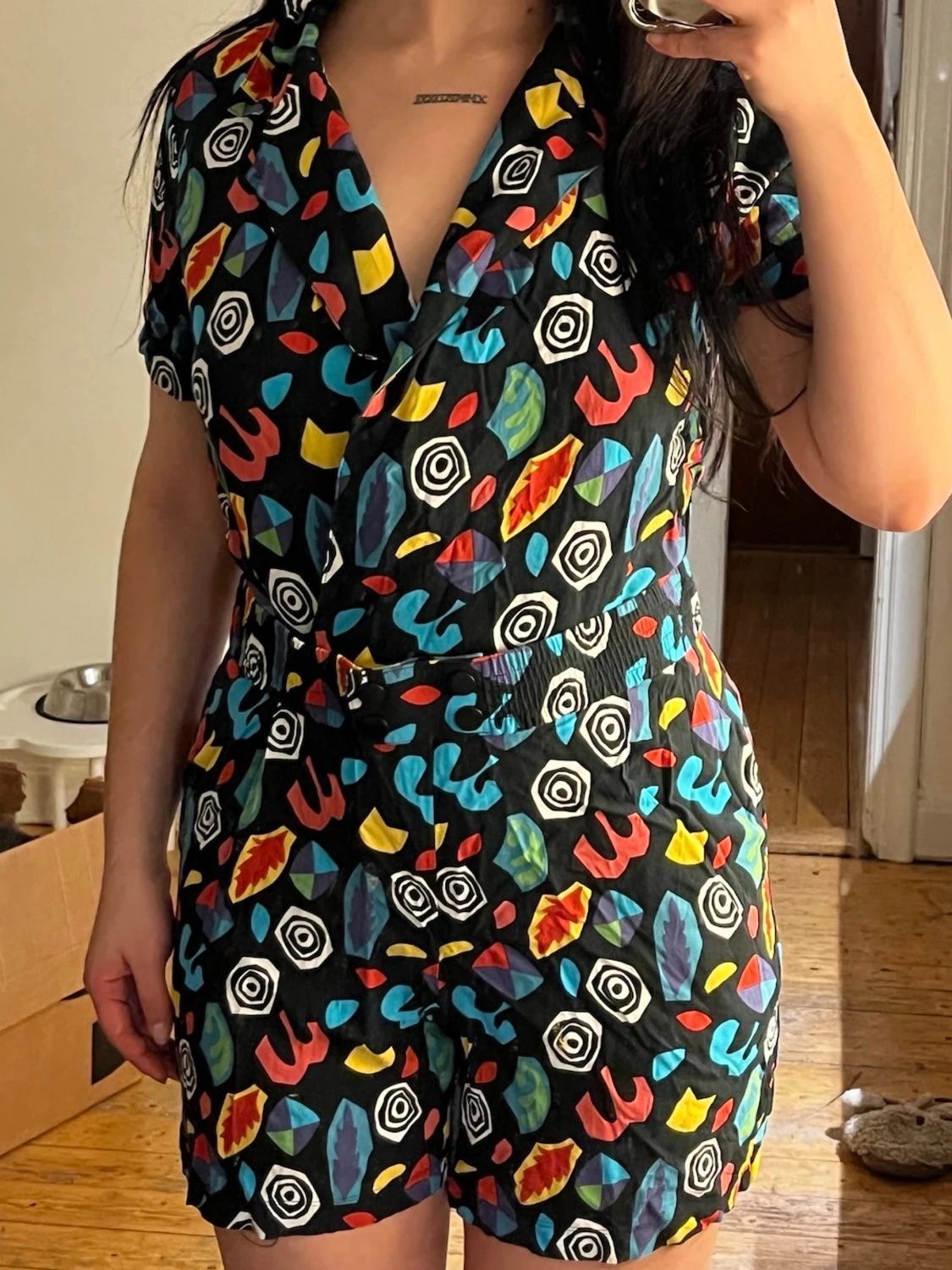 Färgglad kort jumpsuit med mönster - 1
