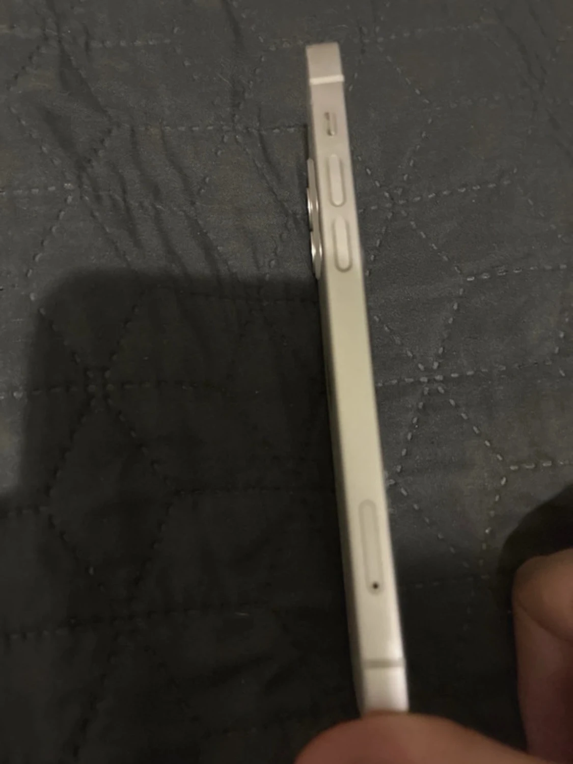 Vit iPhone 12 med dubbla kameror - 3