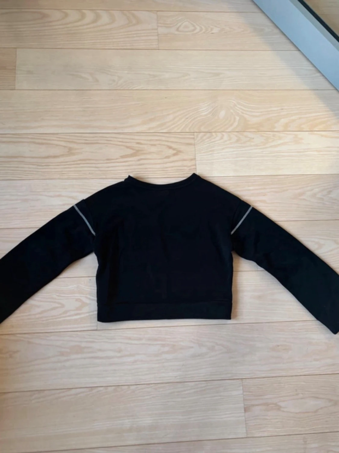 Svart tröja från LMTD - 1