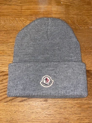 Moncler mössa  - Moncler mössa