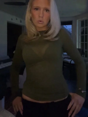 Grön intimissimi tröja  - Säljer denna gröna intimissimi tröja