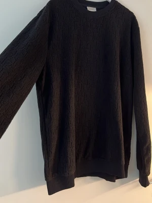 Svart tröja  - Jätte fin, ny! 