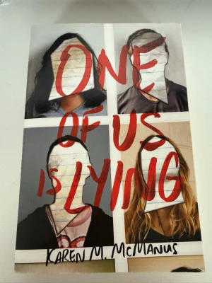 One of Us Is Lying pocketbok - One of us is Lying, i nyskick på Engelska🤍