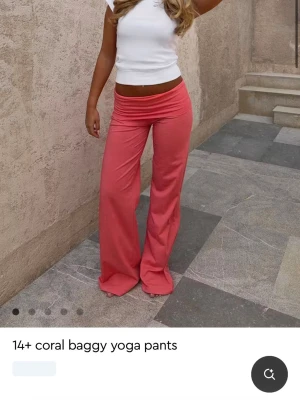 Gina coral sets - Säljer både byxorna och toppen som ett set. Säljer då jag aldrig kommer använde de. De är i nyskick, aldrig använd. Skriv om mer bilder. Toppen är i S och byxorna i 158/164. Lapparna sitter kvar