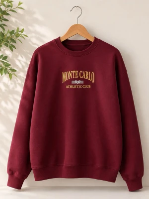 Vinröd Långarmad med Sportig Brodyr  - Storlek: M, Material: 100 % Polyester, utmärkt skick!