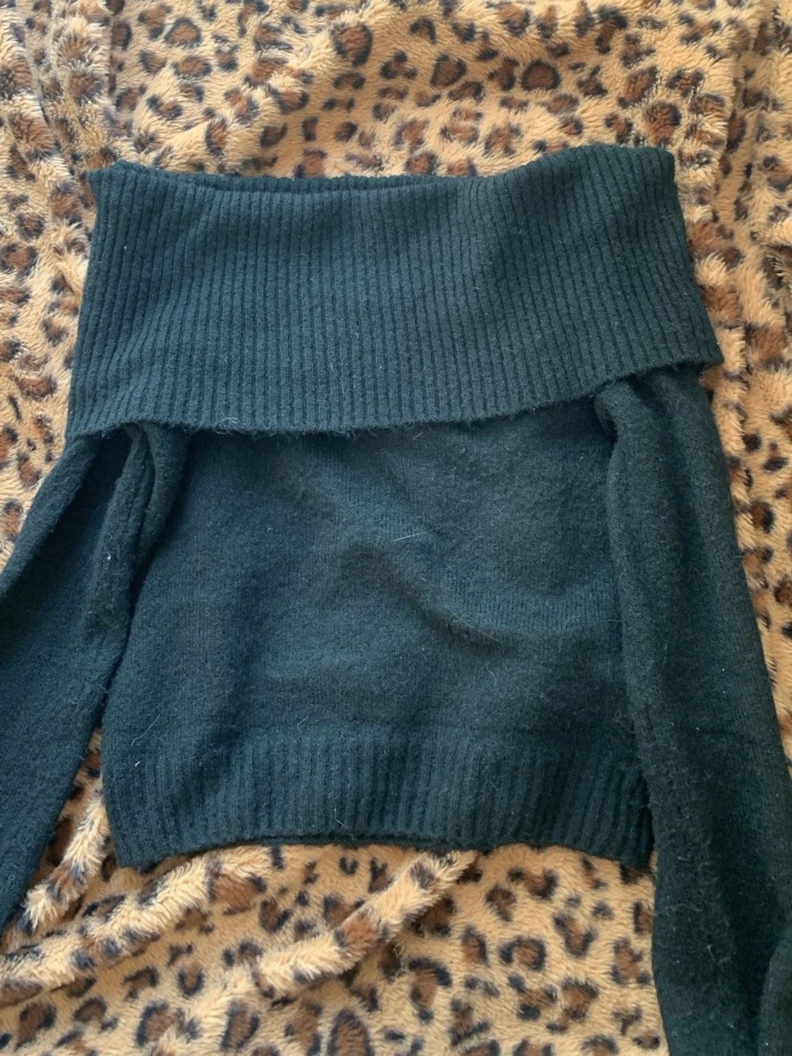 Svart off shoulder stickad tröja - 1