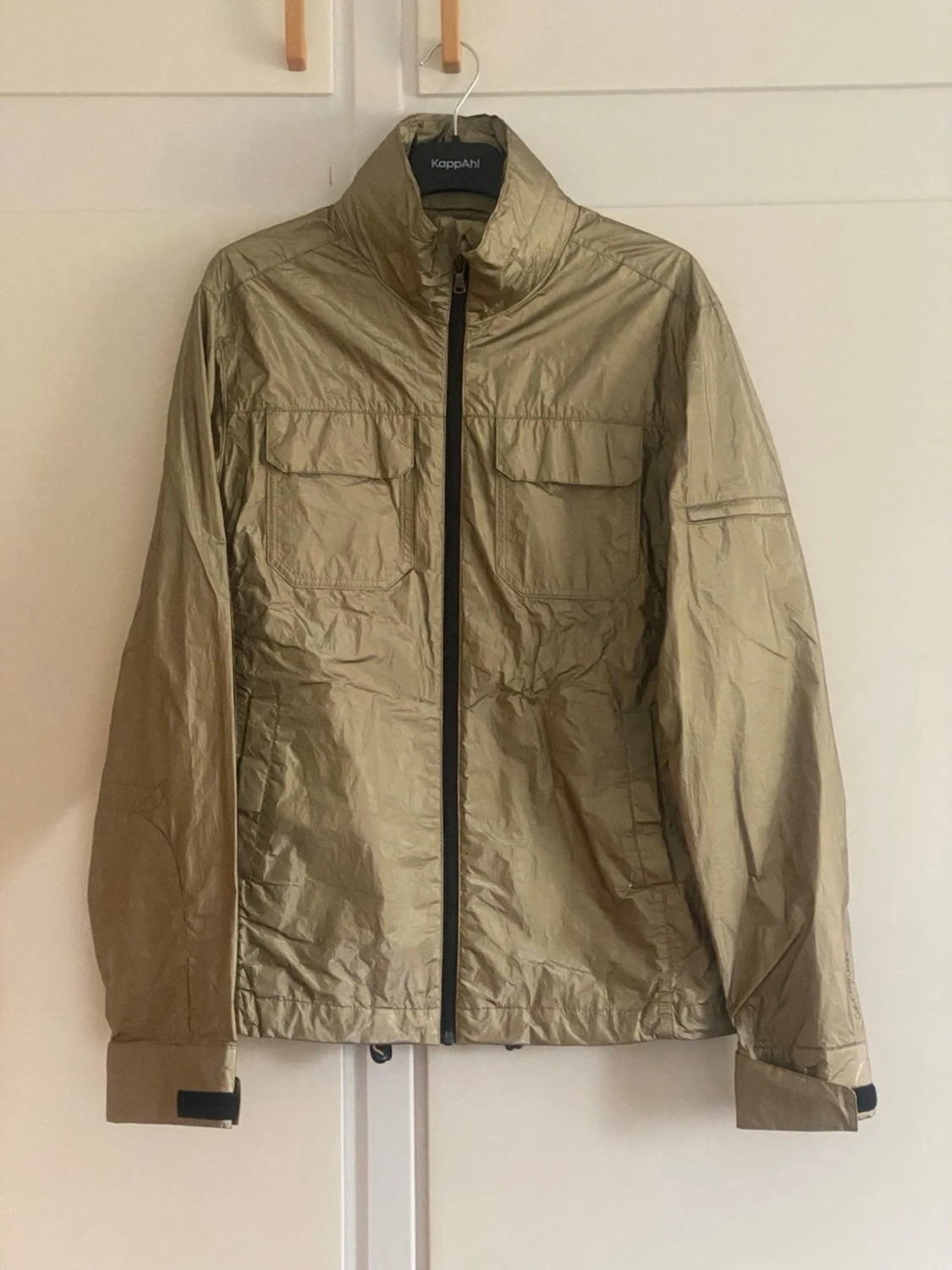 Beige vindjacka från Calvin klein 