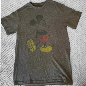 Disney Musse Pigg Faded T-Shirt - I använt men bra skick. Köpt i USA