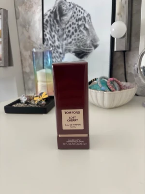 Ny Tom Ford list cherry 50 ml - Säljer denna oanvänd, säljer i behov av pengar 