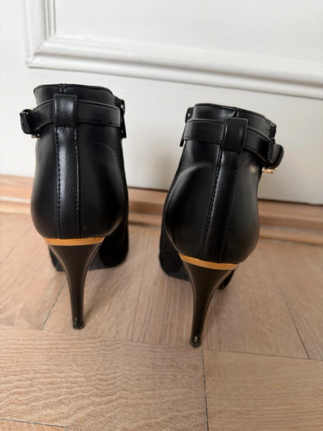 Svarta stilettklackade stövletter - 3