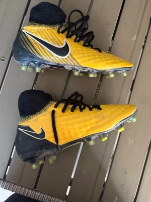 Fotbollsskor nike  - Magista fotbollsskor storlek 39