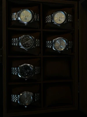 Seiko Mods  - Seiko mods. nh35 movement, silver flättad armband( något mjukt material) one size. Går att byta med skruvmejsel eller nål. 1600 per klocka