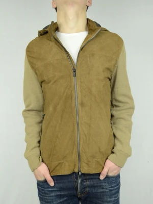 Massimo Dutti mocka hybrid cardigan med avtagbar luva   - MASSIMO DUTTI CARDIGAN MED MOCKA FRAMDEL OCH LUVA Storlek : L Passform : Passar M/L Användning : Jackan är i ett väldigt fint skick utan defekter Nypris : Cirka 2000SEK Modellen på bilden : 182CM och väger 77KG