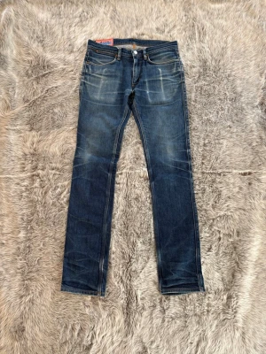 Acne Jeans - Säljer detta eftertraktade Par Acne jeans | Storlek 31 | Mycket bra skick | Riktigt shyssta wears, vid övriga eventuella frågor svarar jag gärna 🙌✅