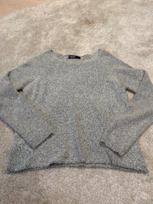Grå stickad tröja Colours of the World - Mysig grå stickad tröja från Colours of the World. 