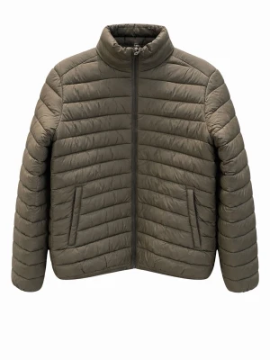 Whistler Arubi Jacka (Ny) - Säljer en stilren och lätt pufferjacka från Whistler (modell Arubi). Denna jacka är lätt,  bekväm och sitter väldigt bra i passform. Original pris 899kr 