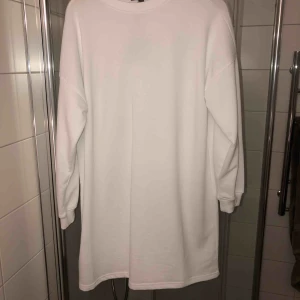  - Sweaterdress från Missguided. Aldrig använd frakt ingår.