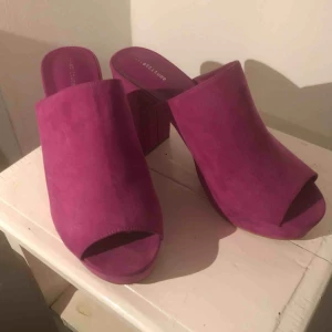  - 80 tals inspirerad klackar använda en gång men super sköna att gå i 