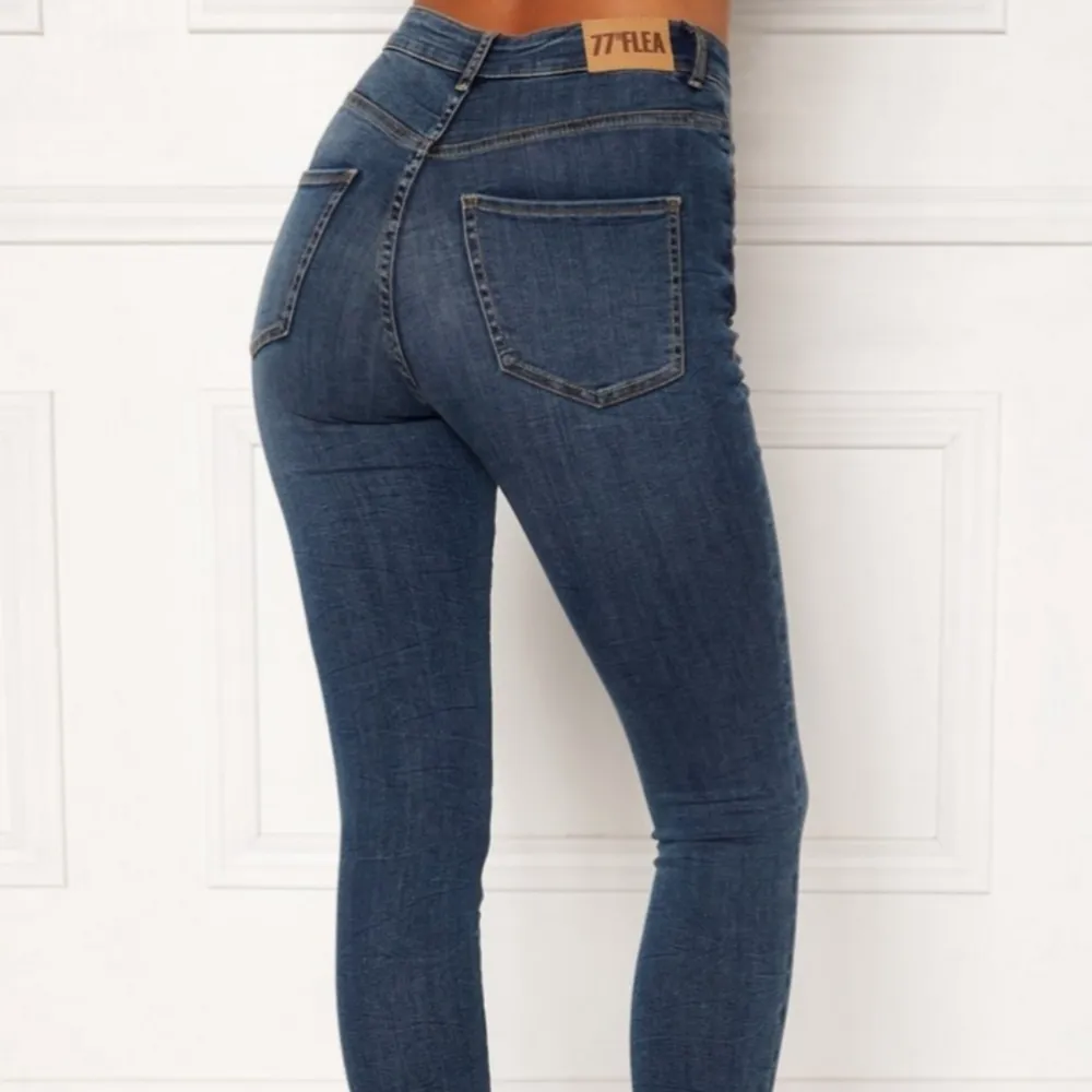 Highwaist jeans, super sköna på 🌟 . Jeans & Byxor.
