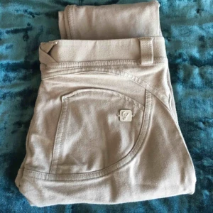  - Freddy WR.UP i storlek S, regular waist.