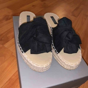  - Sandaletter från Nelly. Använda en gång. Kan fraktas. Pris kan diskuteras 🥰