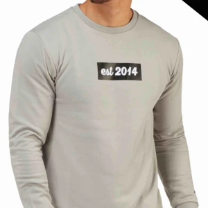  - Blench collage tröja nypris 1000 stl m mkt fint skick