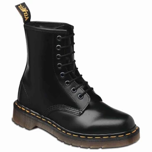  - SÖKES: Dr martens 1460 i storlek 38. Alt tips på vart man kan köpa prisvärda nya?