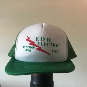 Thriftad trucker keps - Thriftad trucker keps, one size. Från californien 