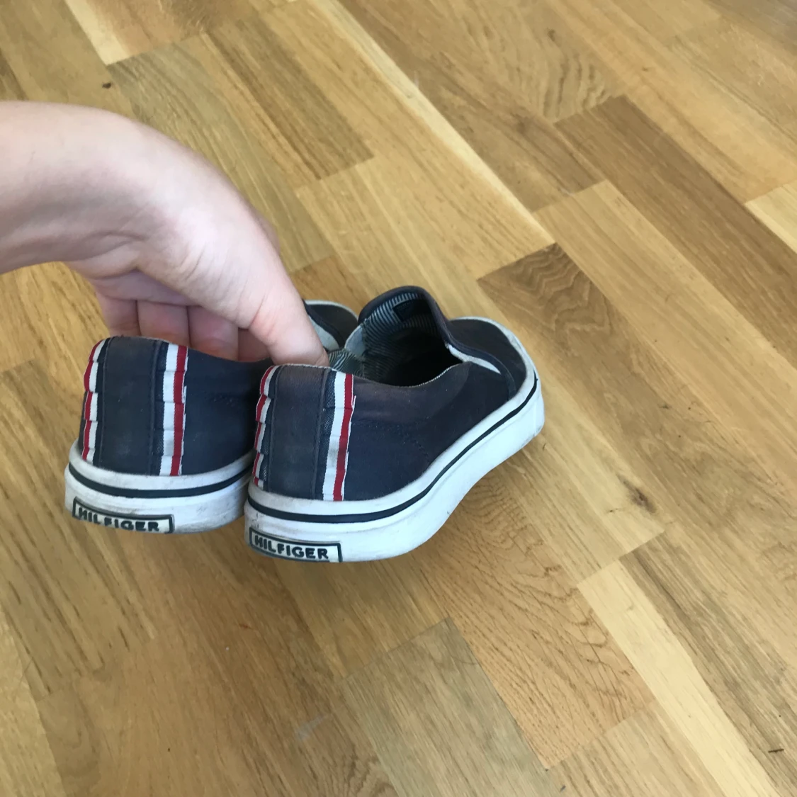 skor från tommy hilfiger  - 90