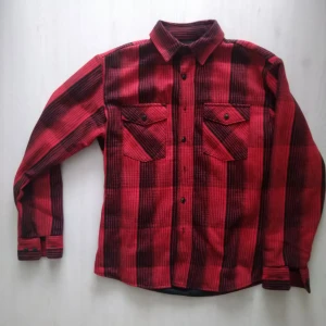 Quilted over shirt  - Väldigt fin over shirt går att ha en mer slim hoodien under 