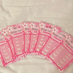 Nagel klistermärken  - Fransk manikyr klistermärken, håller i 5-7 dagar)) 5kr st. Köp gärna! Köpta i ESTLAND 