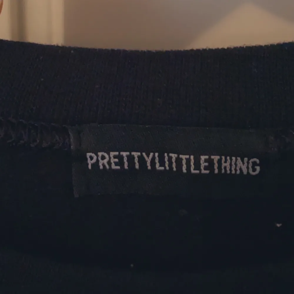 Prettylittlething, storlek M, skön material och mysig. Tröjor & Koftor.