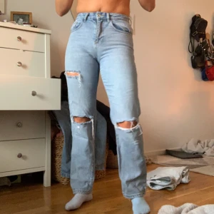 Collusion jeans - Snygga byxor i bra skick, använt 3-4 gånger bara