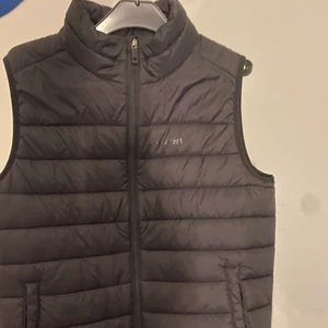 Väst - Everest väst i strl 158/164, super mysig!! ❤️