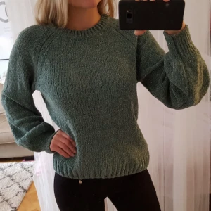  - Stickad glittrig tröja från hm. Fint skick! 