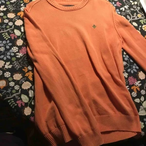  - Ett använt plagg men inga fel på det inga hål eller skador,helt fel fritt