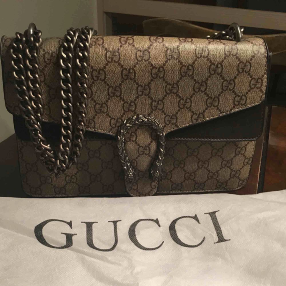 En fejk Gucci väska använd några | Plick Second Hand