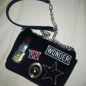  - Väska från zara. Frakt står du för själv❤️❤️