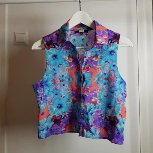  - Söt cropad skjorta 