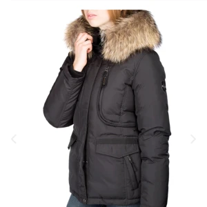  - Hollies livingo strl 34  Använd 1 vinter, inkl frakt