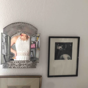  - Säljer denna skit fina bal klänning från Bershka då jag bestämde mig att ha en annan:) Den är helt ny med prislappen kvar på, bara testad!! Hör gärna av er med frågor eller undringar:) Med vänlig hälsning, Ona❤️❤️