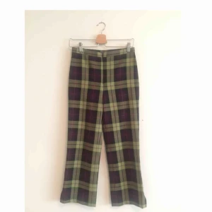  - Rutigt retro byxor köpta second hand.  Frakt tillkommer, alt kan mötas upp i Gbg 🌻