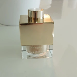 - Clarins skin illusion loose powder använd 1 gång