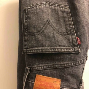  - Nya nästan oanvända jeans strlk 26. Kan posta mem står inte för eventuell frakt