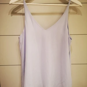  - Topp i ljusblått från top shop. 