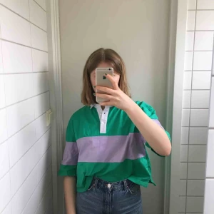  - Skitsnygg oversized piké tröja från PULL & BEAR. Använd ca en gång. Köparen står för frakten!